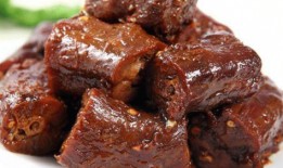 网友爆料鸭脖事件视频,网友热议食品安全问题