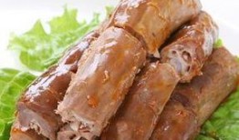 网友爆料鸭脖事件视频,网友热议食品安全问题